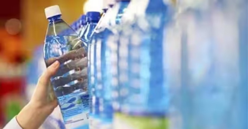 प्लास्टिक की बोतल वाला पानी हो सकता है खतरनाक