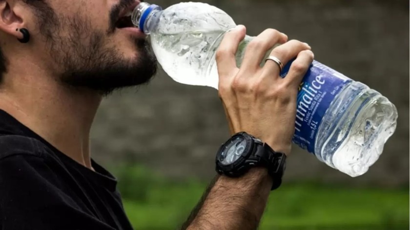 प्लास्टिक की बोतल वाला पानी हो सकता है खतरनाक